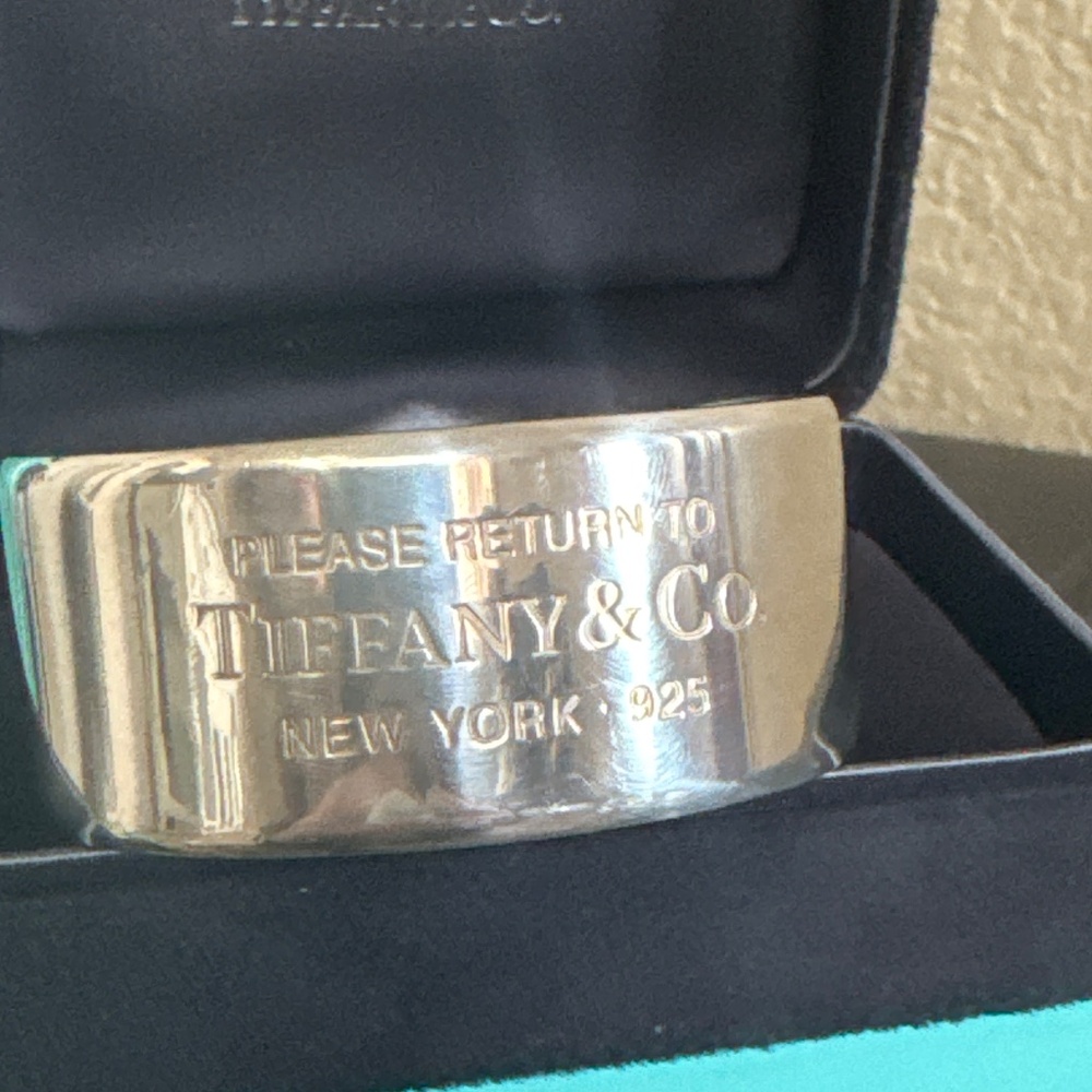 Wide cuff bracelets - Picture 2 of 7